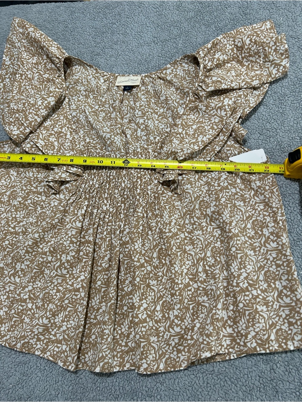 Universal Thread Beige Floral Ruffle Blouse - Picture 7 of 11